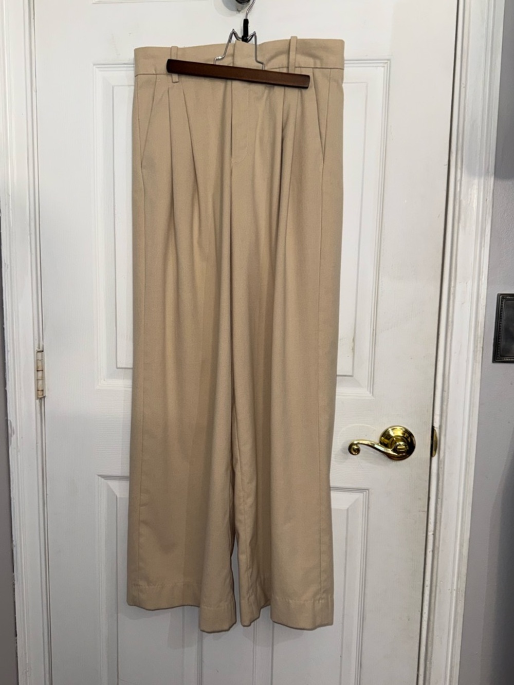 Banana Republic Wide Leg Trousers in Light Beige 4